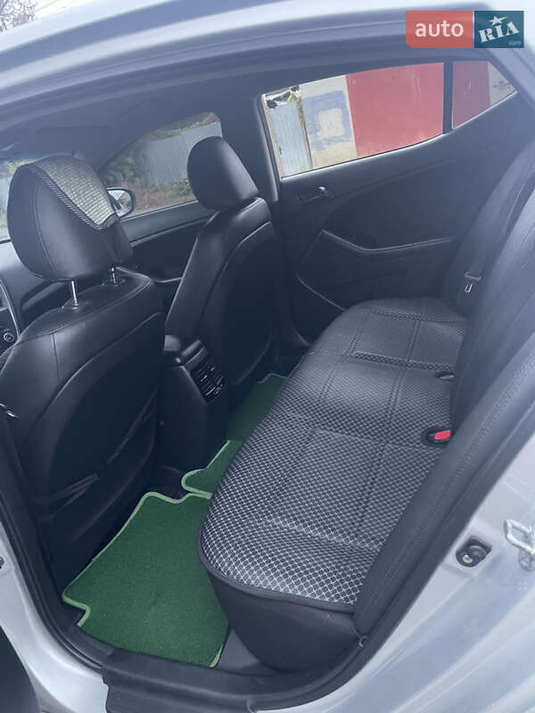 Седан Kia K5 2013 в Одесі