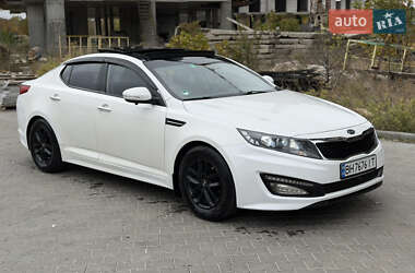 Седан Kia K5 2011 в Одессе