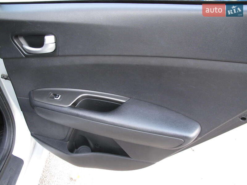 Седан Kia K5 2017 в Киеве фото 36 Седан Kia K5 2017 в Киеве