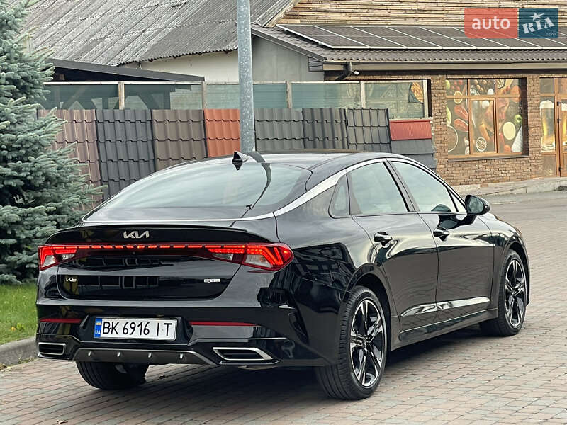 Седан Kia K5 2023 в Сарнах
