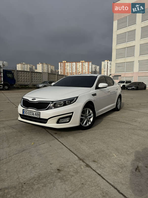 Седан Kia K5 2014 в Одессе