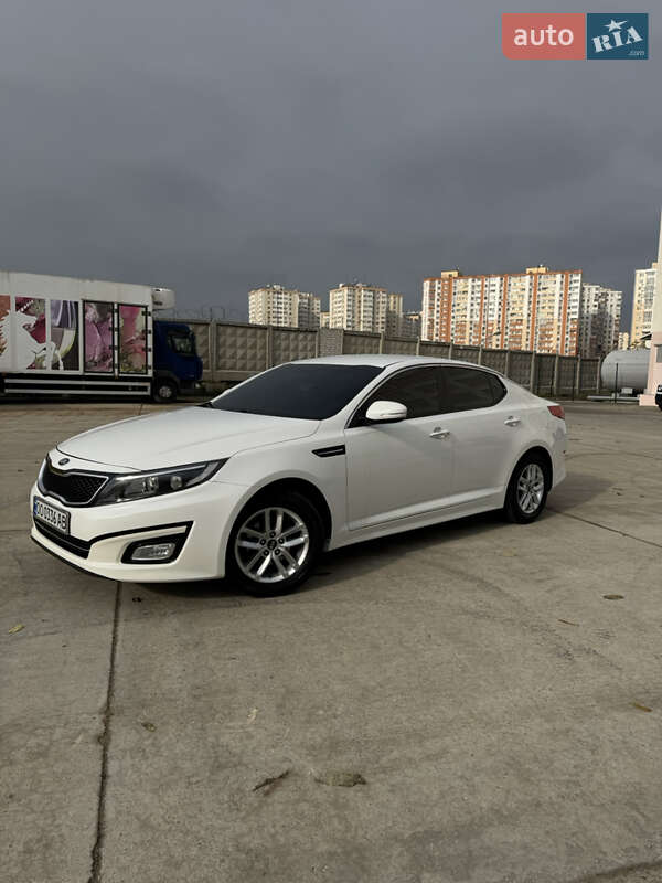 Седан Kia K5 2014 в Одессе