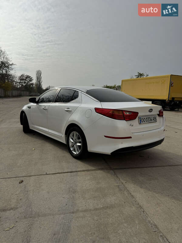 Седан Kia K5 2014 в Одессе