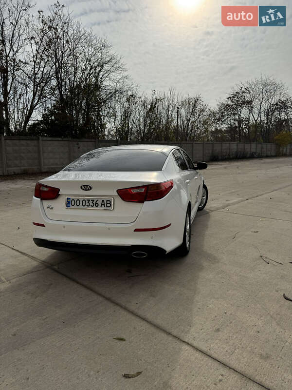 Седан Kia K5 2014 в Одессе