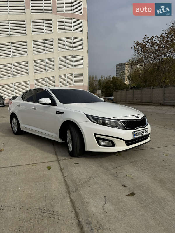 Седан Kia K5 2014 в Одессе