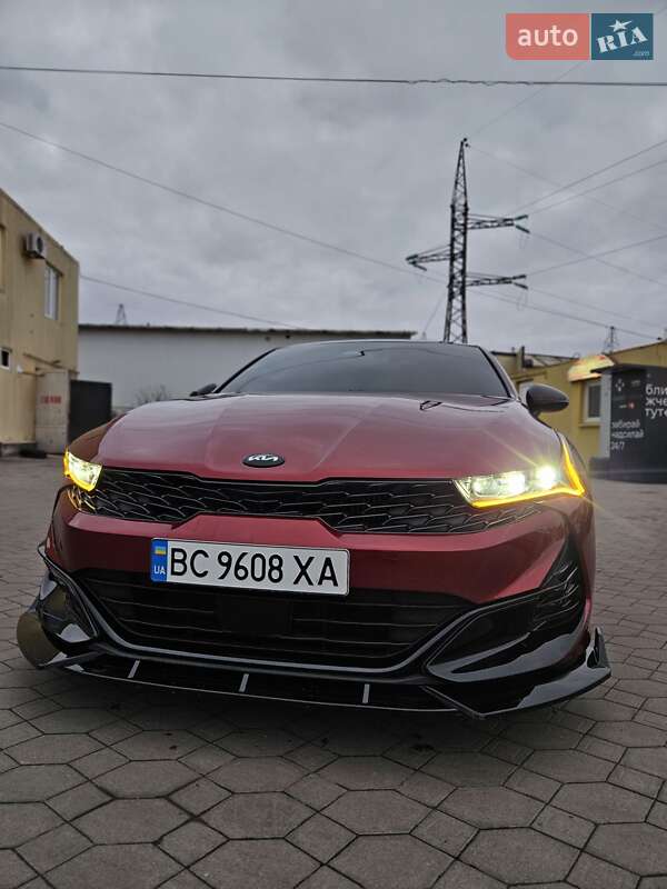 Седан Kia K5 2020 в Львове