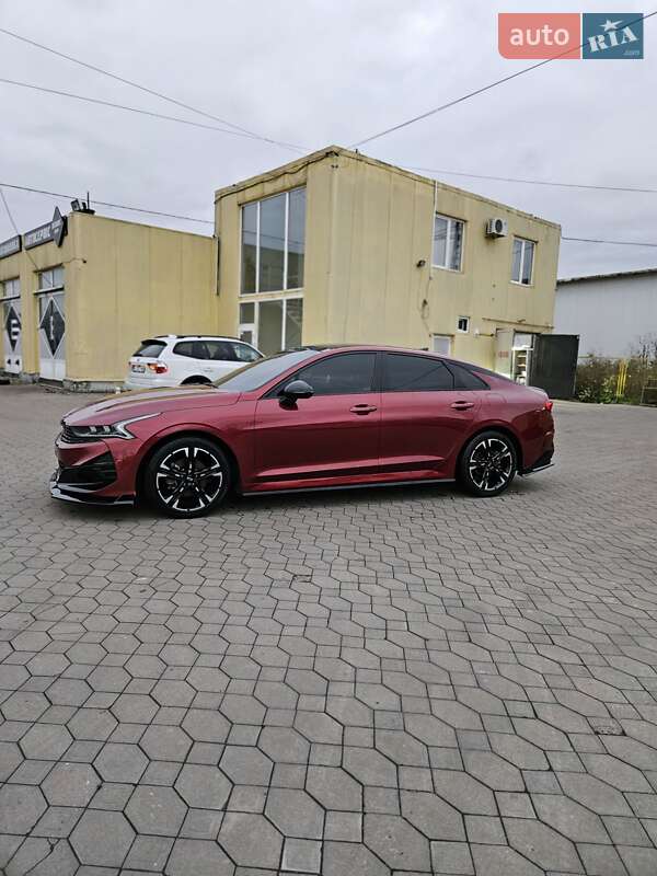 Седан Kia K5 2020 в Львове