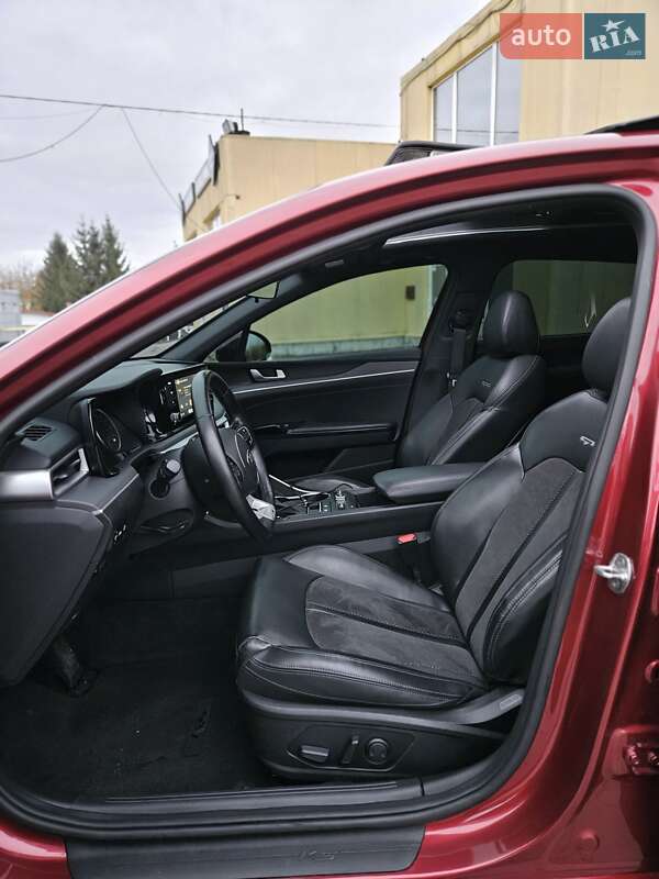 Седан Kia K5 2020 в Львове