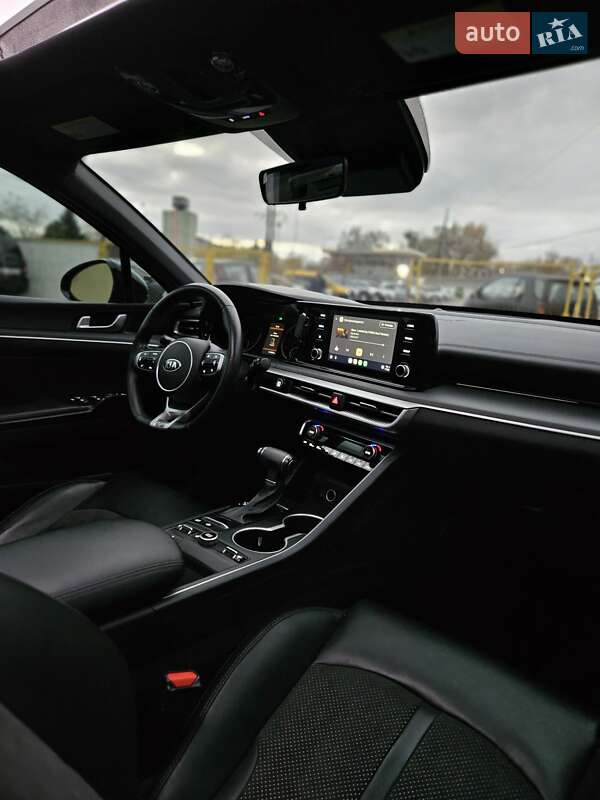 Седан Kia K5 2020 в Львове