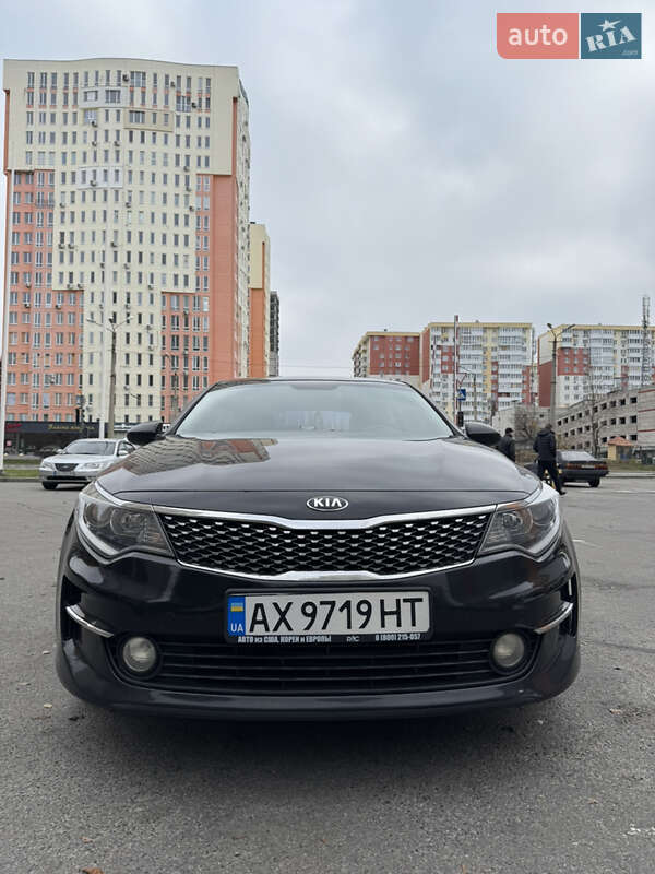 Седан Kia K5 2016 в Харькове
