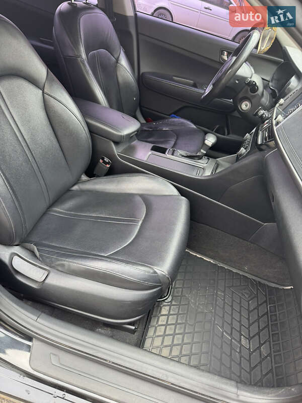 Седан Kia K5 2016 в Харькове