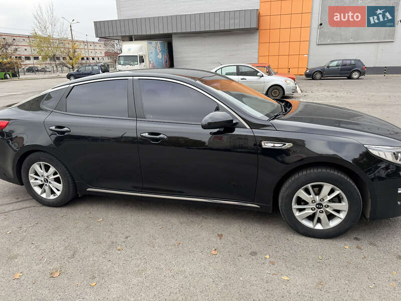 Седан Kia K5 2016 в Харькове