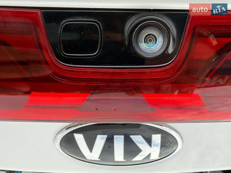 Седан Kia K5 2020 в Одессе