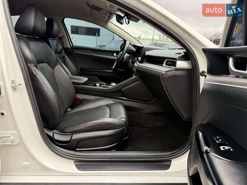 Седан Kia K5 2020 в Одессе