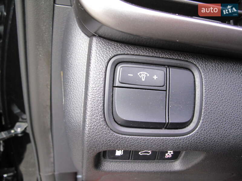 Седан Kia K5 2017 в Києві фото 68 Седан Kia K5 2017 в Києві