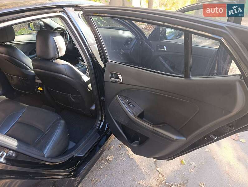 Седан Kia K5 2014 в Одесі