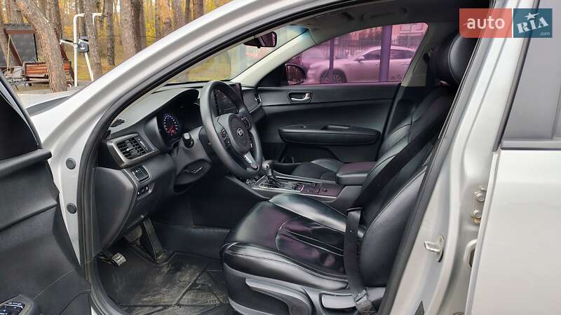 Седан Kia K5 2015 в Киеве