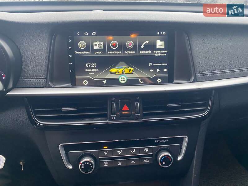 Седан Kia K5 2018 в Киеве