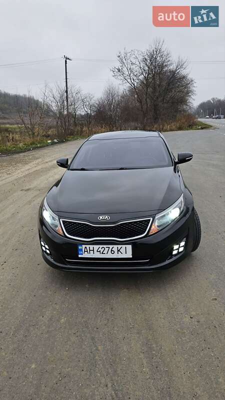 Седан Kia K5 2015 в Черновцах