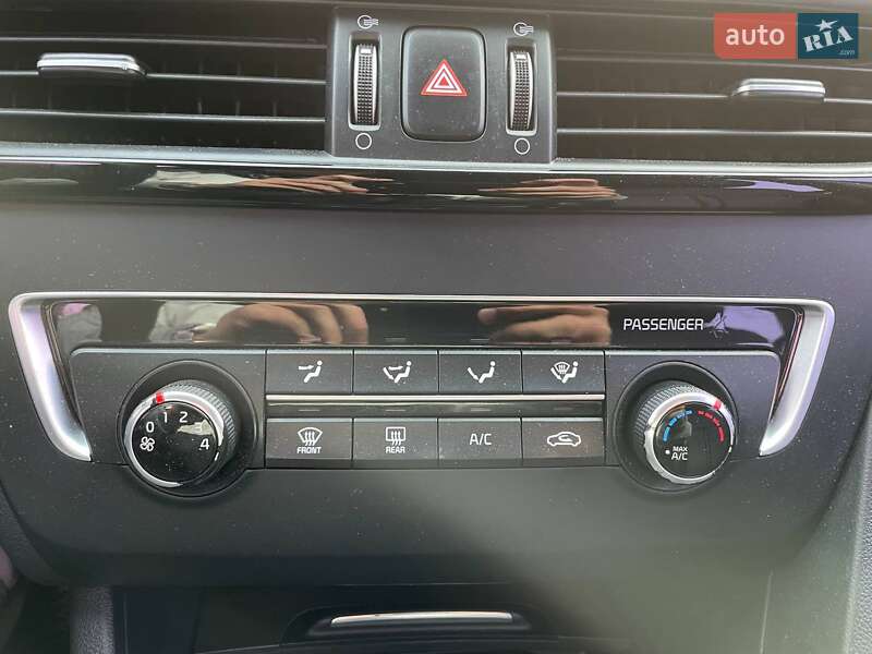 Седан Kia K5 2016 в Киеве