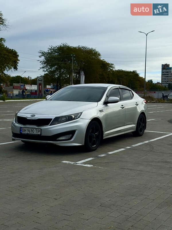 Седан Kia K5 2012 в Одесі