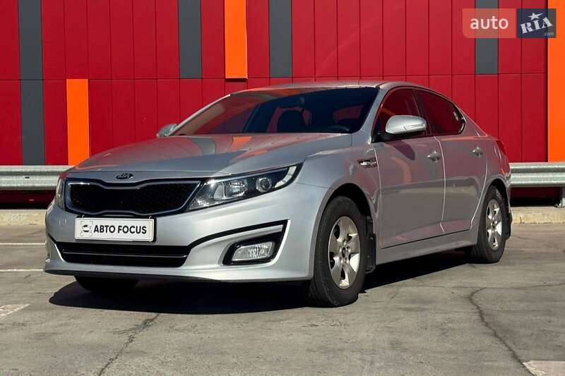Седан Kia K5 2014 в Киеве
