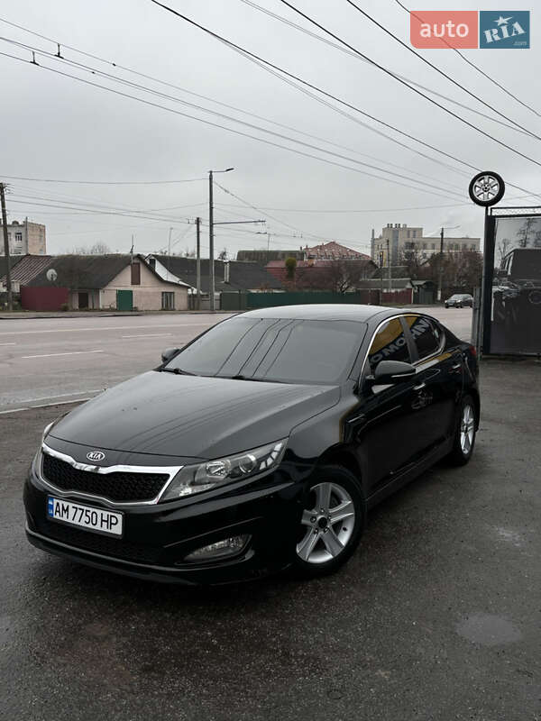 Седан Kia K5 2010 в Житомирі