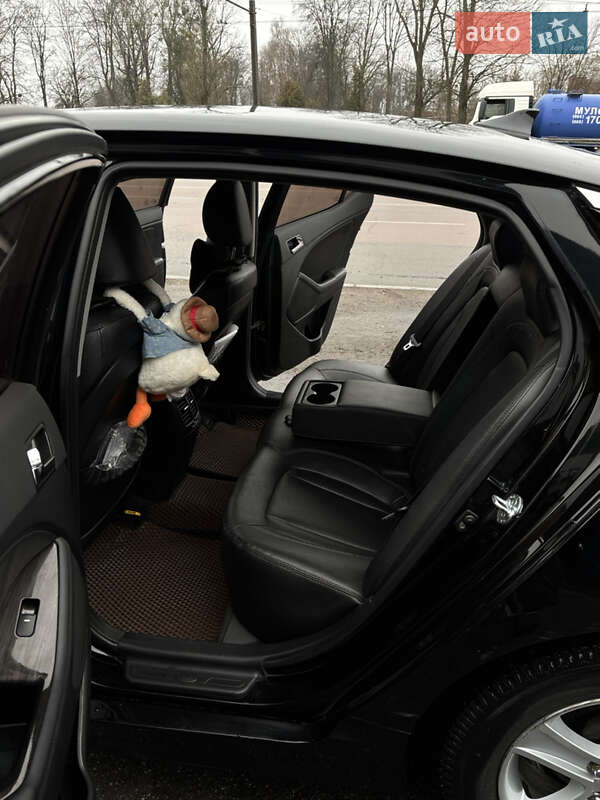 Седан Kia K5 2010 в Житомирі