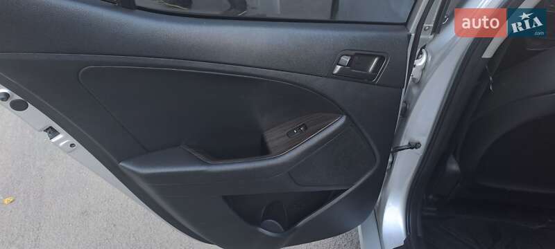 Седан Kia K5 2012 в Николаеве