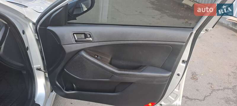 Седан Kia K5 2012 в Николаеве