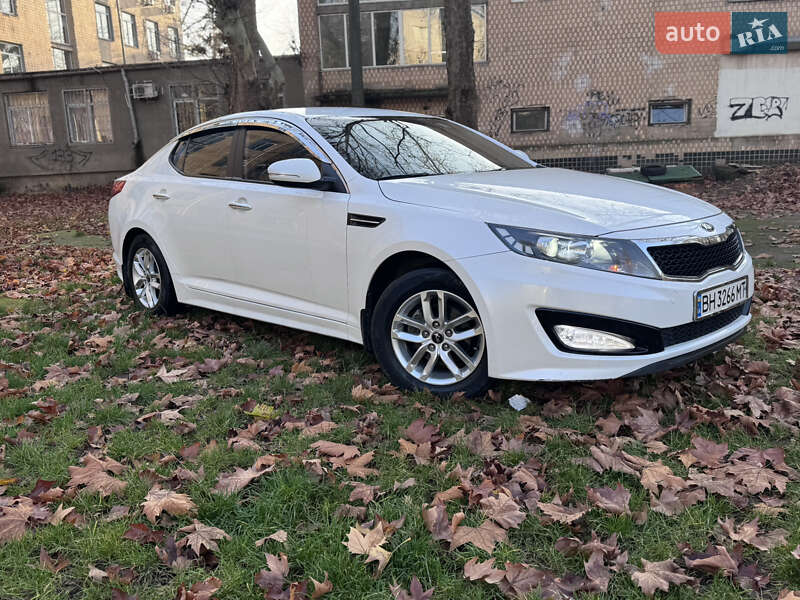 Седан Kia K5 2012 в Одесі