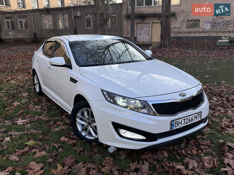 Седан Kia K5 2012 в Одесі