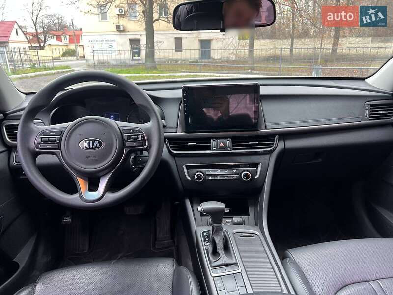 Седан Kia K5 2015 в Харкові