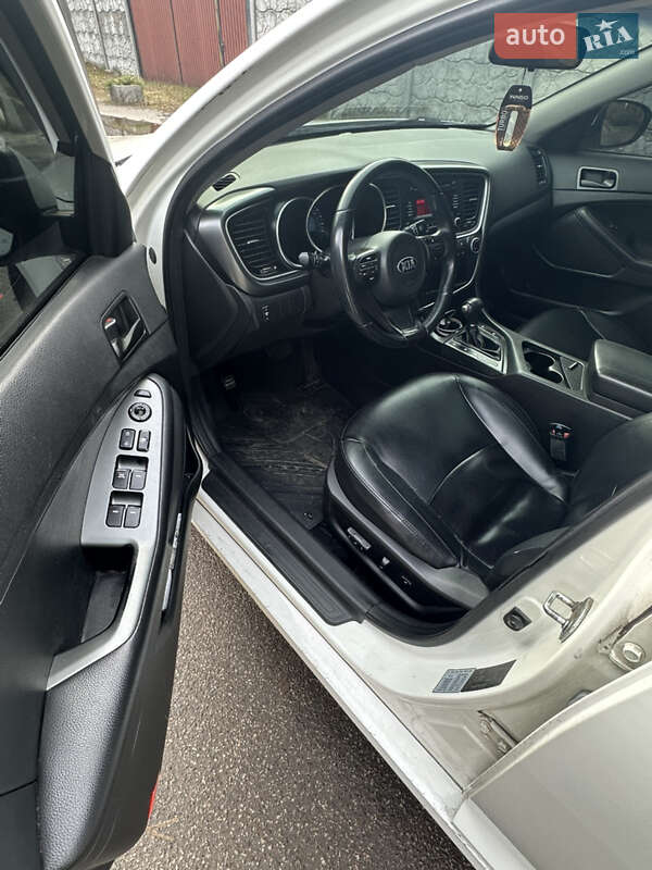 Седан Kia K5 2014 в Києві