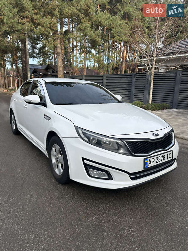 Седан Kia K5 2014 в Києві