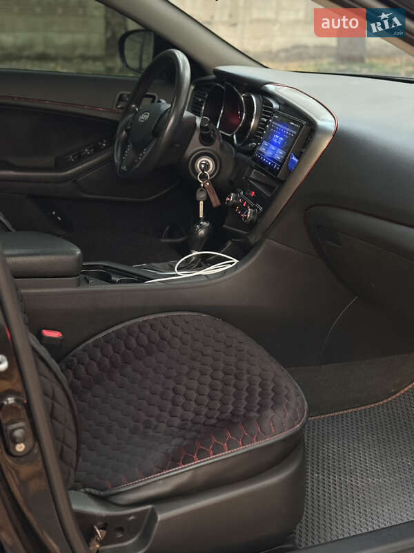 Седан Kia K5 2011 в Миколаєві