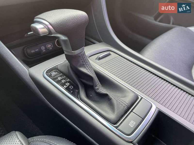 Седан Kia K5 2016 в Києві фото 23 Седан Kia K5 2016 в Києві