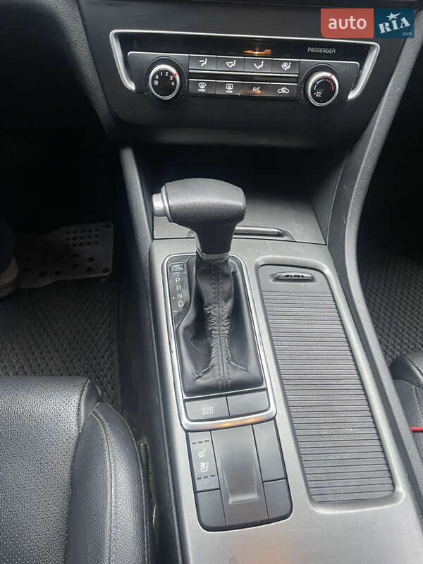 Седан Kia K5 2016 в Харькове