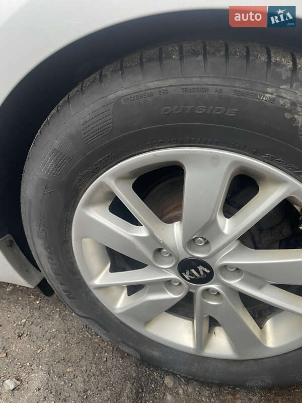 Седан Kia K5 2016 в Харькове