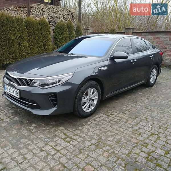 Седан Kia K5 2015 в Лановцах