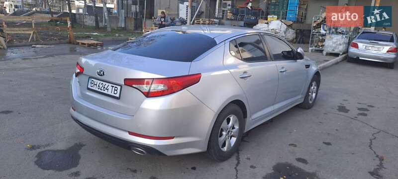 Седан Kia K5 2012 в Миколаєві