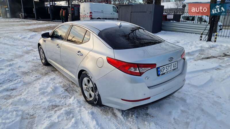 Седан Kia K5 2013 в Запоріжжі