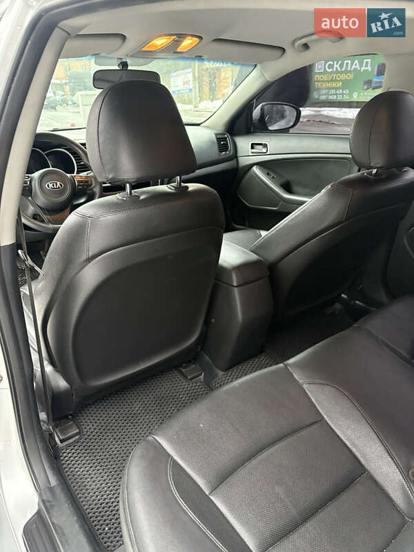 Седан Kia K5 2013 в Вінниці