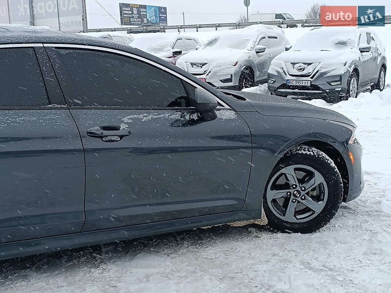 Седан Kia K5 2020 в Львове