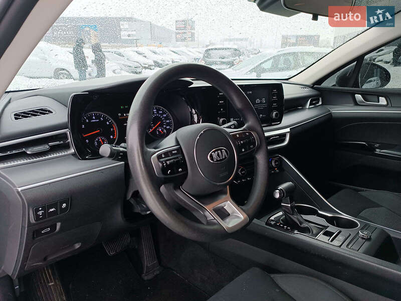 Седан Kia K5 2020 в Львове
