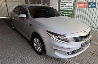 Седан Kia K5 2016 в Одессе