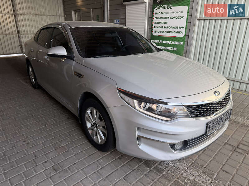 Седан Kia K5 2016 в Одессе