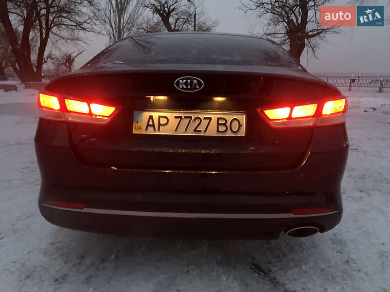 Седан Kia K5 2015 в Запоріжжі
