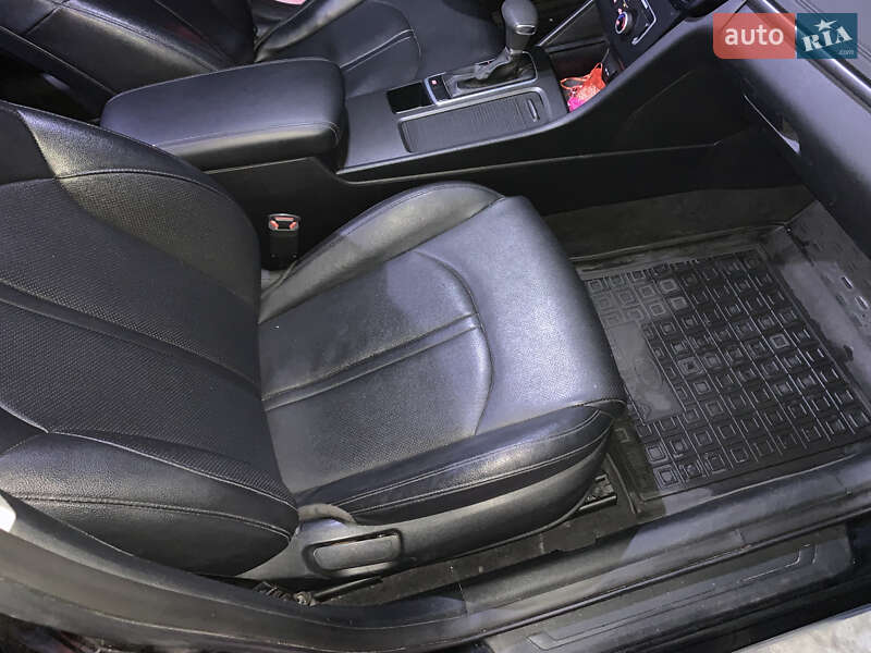 Седан Kia K5 2015 в Запоріжжі