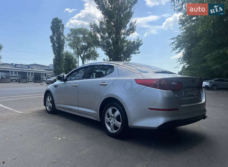 Седан Kia K5 2014 в Одессе